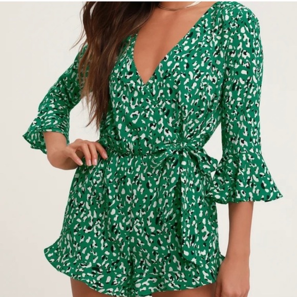 Lulu's Green Patterned Romper - Picture 3 of 7